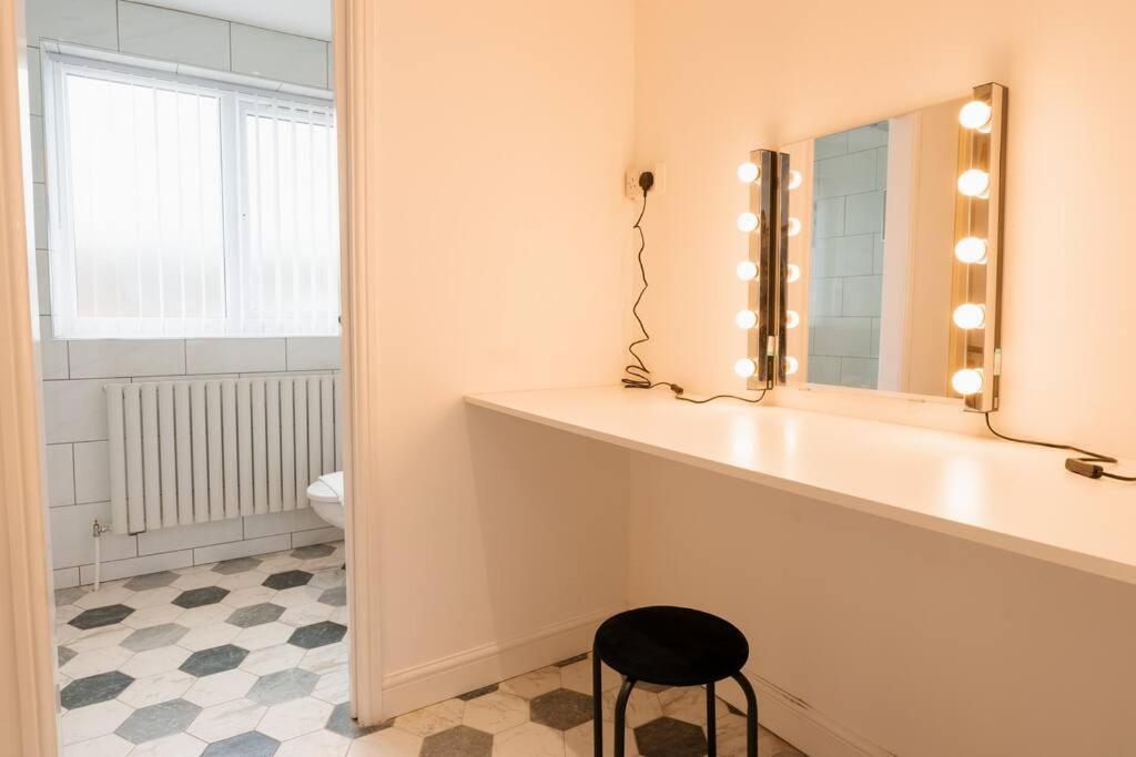 Prenton House, 3Br Close To Liverpool Birkenhead Kültér fotó